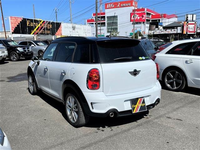 ☆全塗装済☆1.6ターボ☆ブラックレザー☆パドルシフト☆4WD☆5人乗り☆走行3万キロ未満