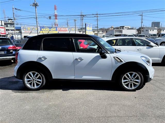 ☆全塗装済☆1.6ターボ☆ブラックレザー☆パドルシフト☆4WD☆5人乗り☆走行3万キロ未満