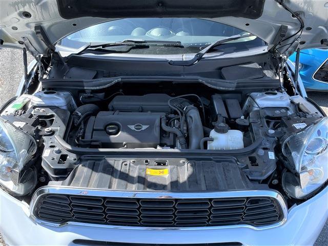 ☆全塗装済☆1.6ターボ☆ブラックレザー☆パドルシフト☆4WD☆5人乗り☆走行3万キロ未満