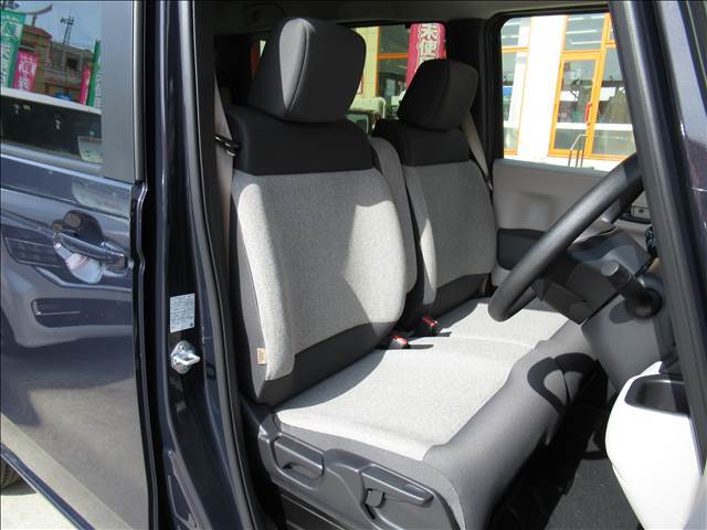 もちろん車内はきれいです☆中古車と違って使用感が全くないのは魅力の一つだと思います。