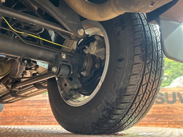 お車を安心してお乗りいただく為には、足回りの定期点検が欠かせません。サービスサポート（有償保証）では無料点検もご提供しており、安心のカーライフをお過ごしいただけるサポート体制が整っています。