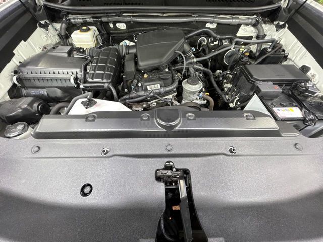 親切・丁寧な専門メカニックスタッフが応対！・車検・点検整備・事故等の修理などアフターサービスも安心。お車のカスタマイズもネクステージのサービススタッフまでご相談ください！