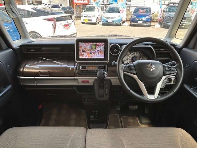 お車の外装傷、内装の状態や装備品の確認も気になる事があればいつでもお電話ください。0120-24-1411