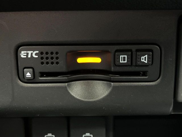 【ETC】高速道路の料金所をストレスなく通過！話題のスポットやサービスエリアに多い「スマートIC」利用時は必須のアイテムです。当店でセットアップを実施、ご納車当日からすぐにご利用いただけます！