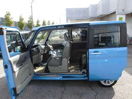 左パワースライドドアピラーレス