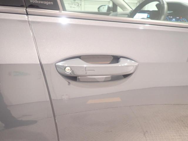 ”Keyless Access”によって、ドアハンドルに手をかけるだけでドアロックが解除できます！