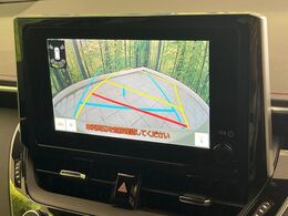 【バックカメラ】駐車時に後方がリアルタイム映像で確認できます。大型商業施設や立体駐車場での駐車時や、夜間のバック時に大活躍！運転スキルに関わらず、今や必須となった装備のひとつです！