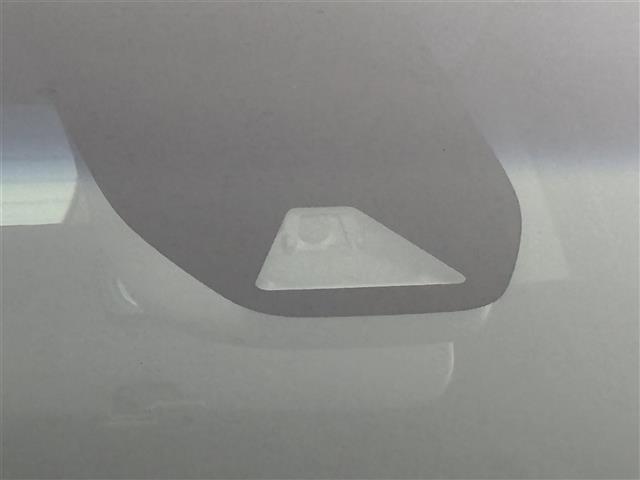 【ドライブレコーダー】映像・音声などの運転中の記録を残します。事故などを起こした起こされた時の証拠になりえますので、もしも時でも安心ですね。