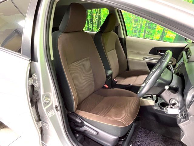 運転席シート廻りは使用感も少なく、良好な状態となっています。丁寧に使われていたことがよくわかりますね。