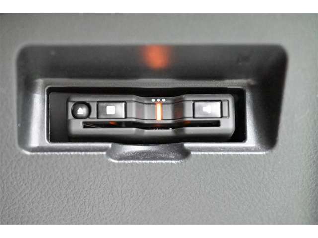 ETC車載器付きです。高速道路の料金所もスムーズに通過できます。