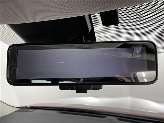 【　インテリジェントルームミラー　】後方の確認がデジタルインナーミラーで可能です♪荷物がたくさんのっていても安全ですね！