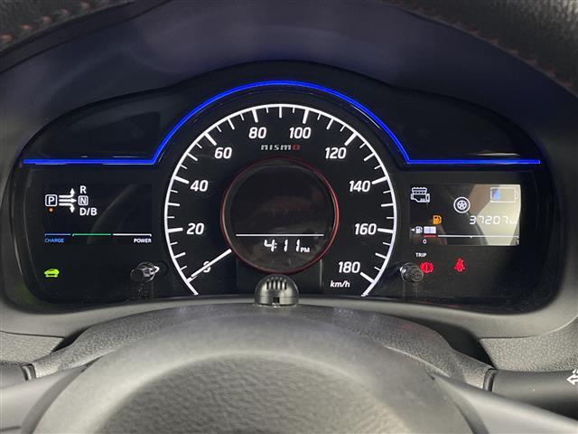 【スピードメーター】メーターがシンプルで見やすく運転しやすいですね！