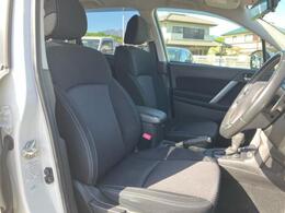 「この車の写真をもっと見たい」「状態が気になる」「この装備はついている？」どんな小さな疑問でもお気軽にお問い合わせください！