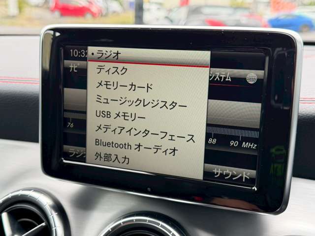 純正ナビゲーション搭載。音楽の録音やフルセグTV、Bluetoothお楽しみいただけます。