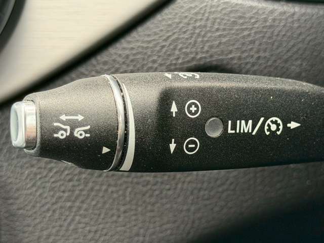 【レーダークルーズコントロールシステム】高速走行や、渋滞での走行時でも、先行車との車間を維持しながらの走行が可能☆