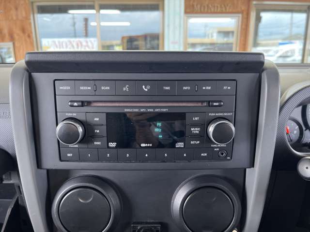 オーディオは標準装備のCDチューナーです。