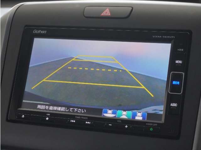 ◆バックカメラ◆リバースにするだけで映ります、後方の安全確認や、狭い駐車場での車庫入れ、雨の日や夜間など視界の悪い時に便利です！安全にバックする為には欠かせない装備です。