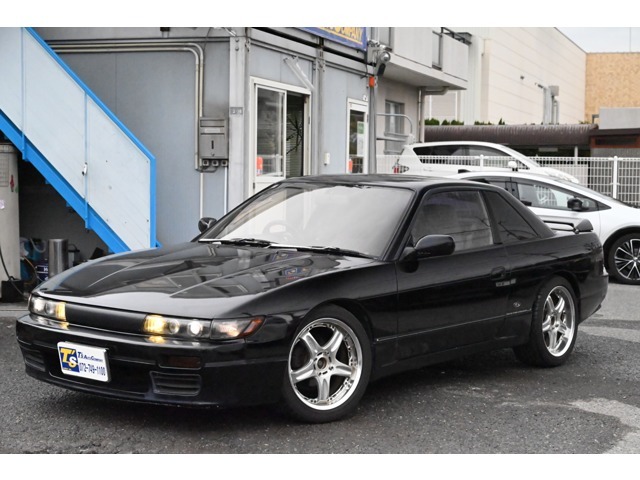 【高品質車に厳選】毎月約30台のお車が入庫する中で、高品質のみに厳選して在庫。なおかつ諸経費を抑え、低価格での販売を実現♪