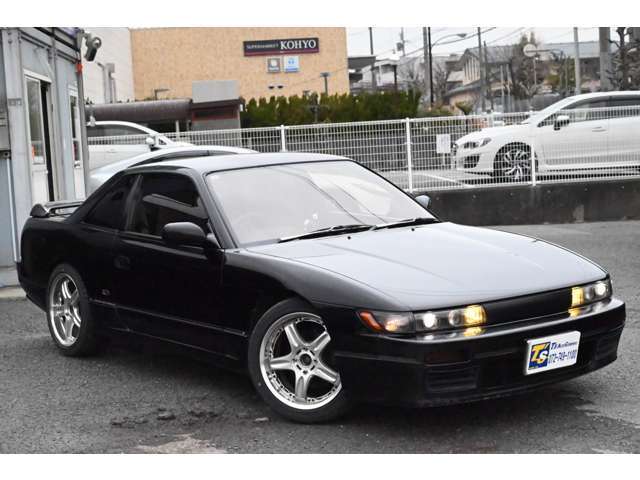 【創業30年の信頼と実績】大阪府の箕面市で創業30年。在庫車は全て『高品質なお車』に厳選し、品質の悪いお車は全て売却しております。些細な事でもお気軽に御相談下さいませ。