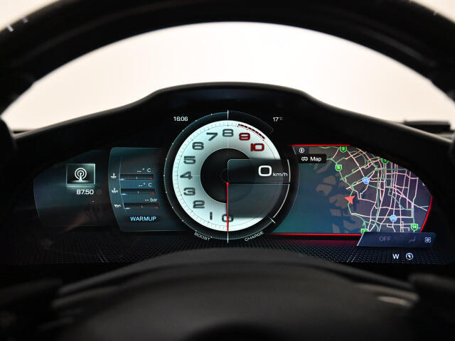 Apple CarPlayに対応し、お気に入りの音楽やナビを直感的に操作できます。