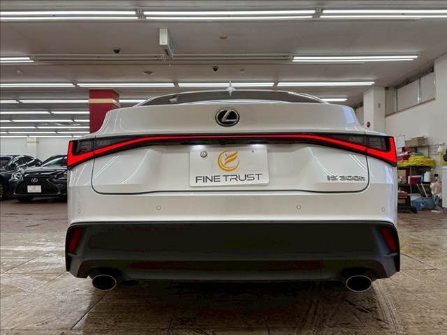 擦り傷から事故まで、自費・保検修理を自社鈑金塗装工場（イオンブース完備）にて綺麗に鈑金塗装致します♪