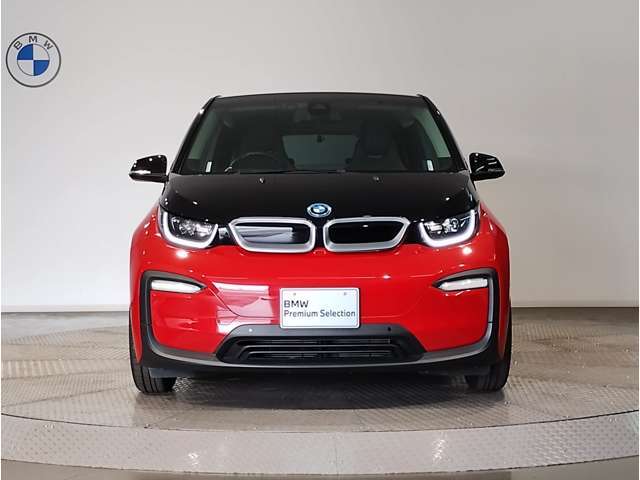 BMW代表的な特徴のキドニーグリル。BMWのすべてのモデルに採用され、BMWらしさを強調しております。