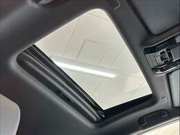 【サンルーフ】人気メーカーオプション。開放感溢れる車内を演出します☆
