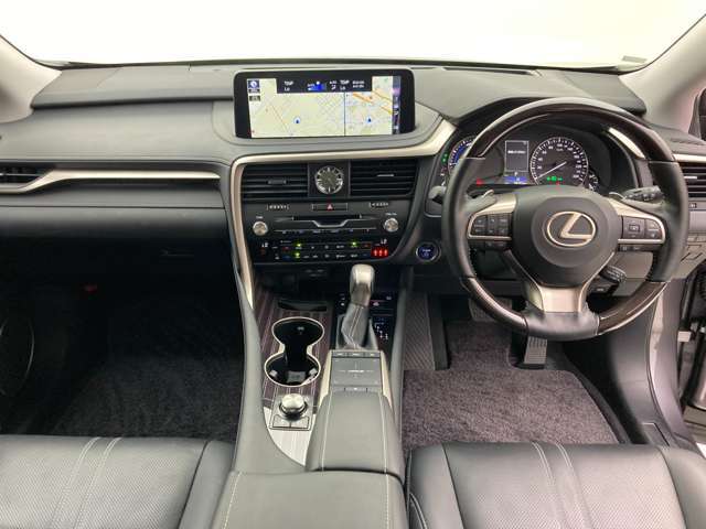 YouTubeにお車の紹介動画を掲載しております。画像ではわかりにくい細かなところまでご紹介♪ご視聴用URLはお問い合わせください。