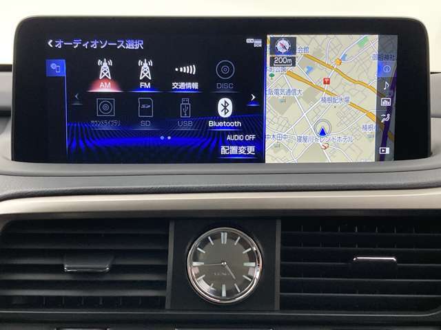 ブルートゥースに接続することにより、スマホに入ったお気に入りの音楽を車内で楽しむことができます♪あると本当に便利な機能になっています！