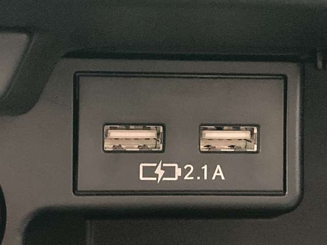 2.1A充電が可能です。