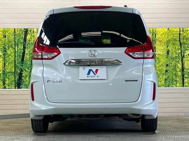 安心の最長10年・走行無制限保証（有償）をご用意。保証内容も充実はもちろん、無料点検＆オイル交換や、年中無休の全国・24時間ロードサービスも付帯されておりますのでご安心下さい。