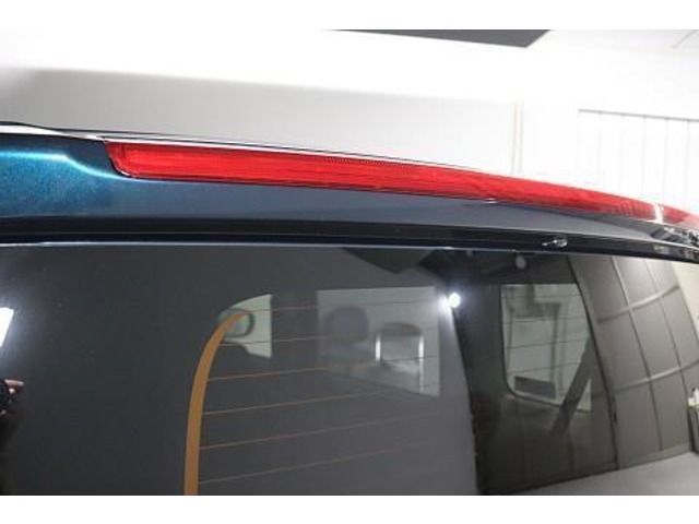 目線の高さに近いストップランプが、後続車にブレーキを踏んだことを知らせるので安全性もUPします。