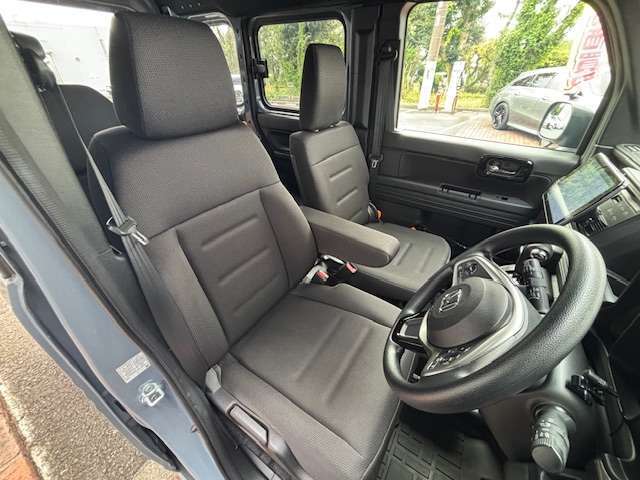 店頭にて現車の確認も可能です。お電話にて在庫のご確認の上、是非ご来店ください！