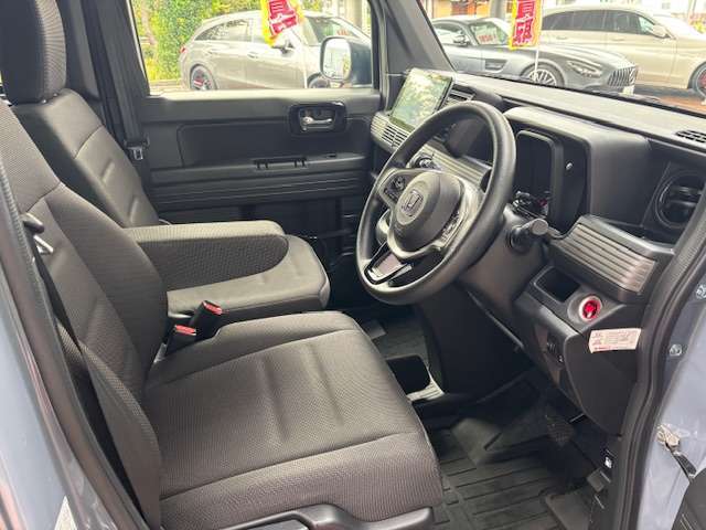 この度はKURUMAZA(クルマザ)の在庫をご覧いただきありがとうございます。