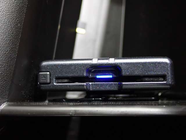 ETC車載器付。料金所での手間を解消します。通行券を取る際幅寄せに気を使う必要もありません。