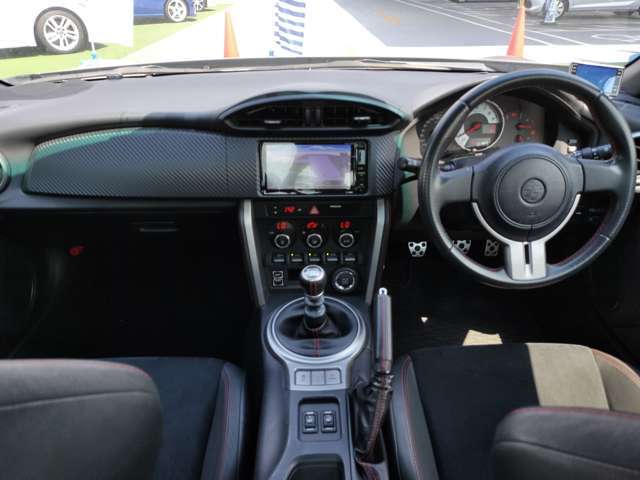 当店は自動車保険も取り扱いしております。保険内容の見直しなどもお気軽にご相談下さい