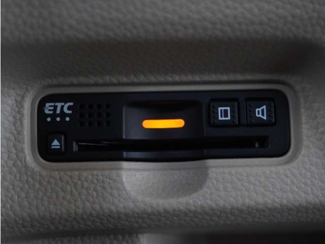 今や必需品の◆ETC車載器　装備車◆　有料道路を利用する際にスムースに通過でき、わずらわしい料金支払いから開放されます！