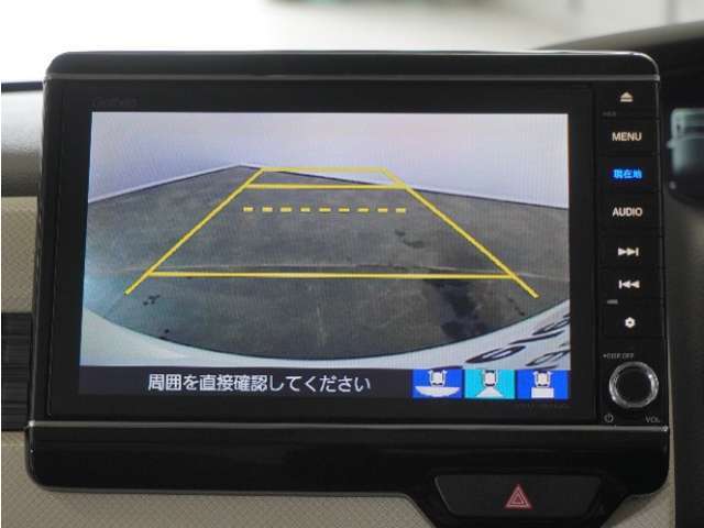 ◆バックカメラ◆リバースにするだけで映ります、後方の安全確認や、狭い駐車場での車庫入れ、雨の日や夜間など視界の悪い時に便利です！安全にバックする為には欠かせない装備です。