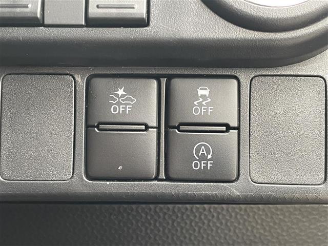 こちら運転席周りの操作部分・装備の写真になります。各部しっかり動作の確認をしておりますので、ご安心だくさい。また、第三者機関の鑑 定書もありますので、そちらも併せて、ご確認いただければ幸いです！