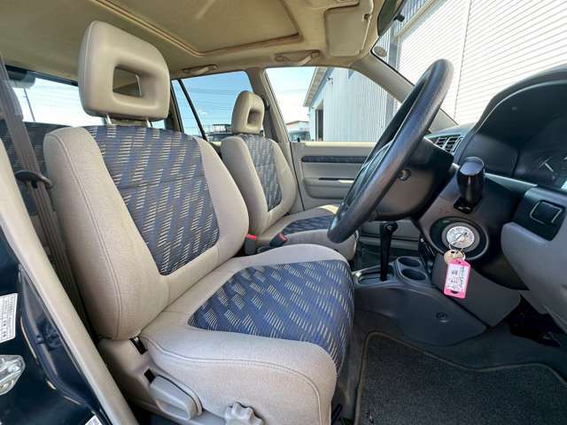 弊社では在庫台数が多いため、予め条件や予算などで車種を絞っていただきご案内させていただいております。