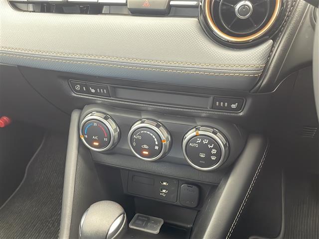 【運転席操作部】快適なドライブを楽しむための機能が装備されています！運転席から触れるので、使いやすいです！除菌プランいれていただくと、さらに清潔で安心していただけます！