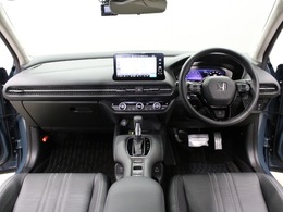 シンプルでスタイリッシュなインパネ周りです！飽きのこないデザインです。