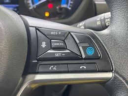 【プロパイロット】高速道路での長距離走行が楽に！！渋滞時と巡回走行のシーンで、アクセル・ブレーキ・ステアリングを自動で制御し、長距離運転の負担を軽減してくれます♪