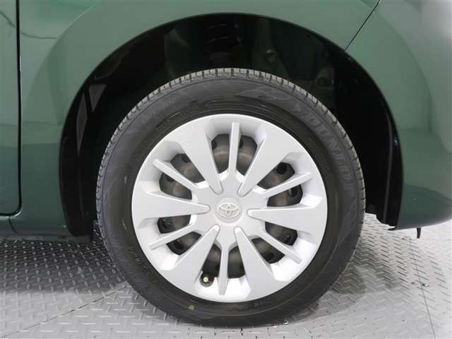 タイヤサイズは165/65R14　です。