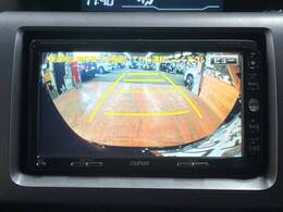 【バックカメラ】駐車時に後方がリアルタイム映像で確認できます。大型商業施設や立体駐車場での駐車時や、夜間のバック時に大活躍！運転スキルに関わらず、今や必須となった装備のひとつです！