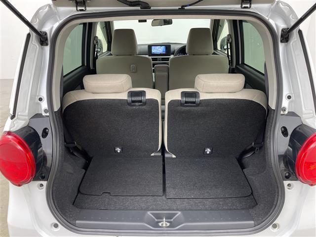 【トランク】積み込みやすくて、たっぷり積める荷室です。シートアレンジできるものは、乗車人数と荷物の量や大きさによってシートを動かすことができるので、より快適なドライブが可能です！