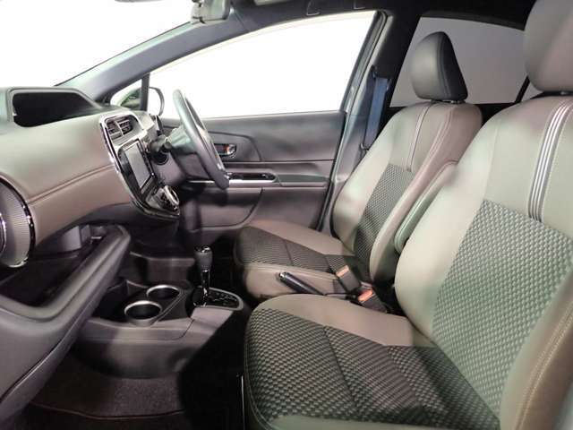 ◆新車・登録済（届出済）未使用車・チョイ乗り車・中古車・アウトレット車まで何でも揃う　『オールメーカーセレクトカーショップ』　ヴァーサス津店に是非お問い合わせ・ご来店下さい◆
