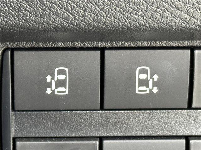 【両側パワースライドドア】小さなお子さまでもボタン一つで乗り降りラクラクです！両手に荷物を抱えている状態でもボタンを押せば自動で開閉するので、お買い物やお出かけの際にはとっても重宝します！