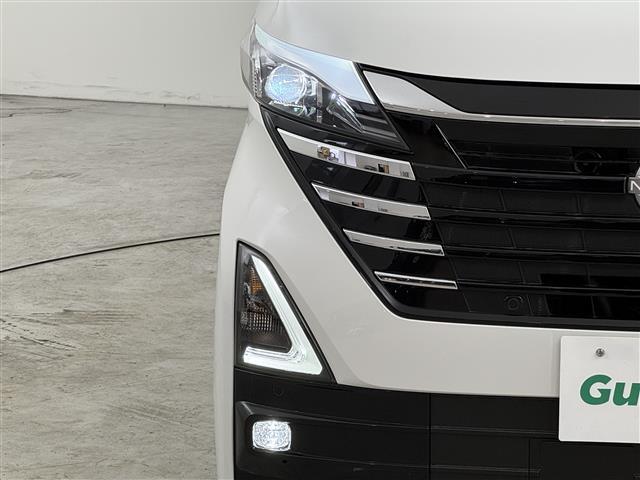 【ライト・ランプ】ワレもなく綺麗な状態なので、悪天候や夜間の走行も視界良好で安心してお乗りいただけます。ヘッドライト・ホイール・フロントガラスなど色々な部分コーティングをご用意しております！