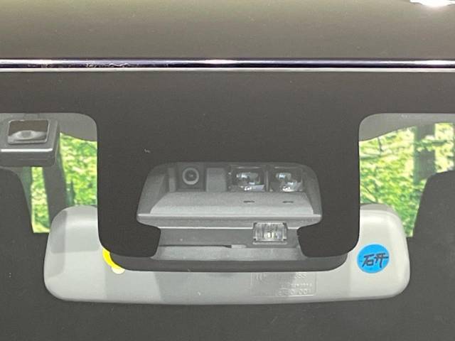 【スズキ　セーフティサポート】走行中に前方の車両等を認識し、衝突しそうな時は警報とブレーキで衝突回避と被害軽減をアシスト。より安全にドライブをお楽しみいただけます。